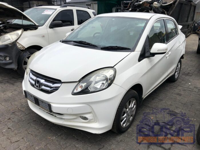 HONDA , BRIO 1 . 2 AMAZE A / T , WHITE , 2014 ( 29795 ) - Image 8