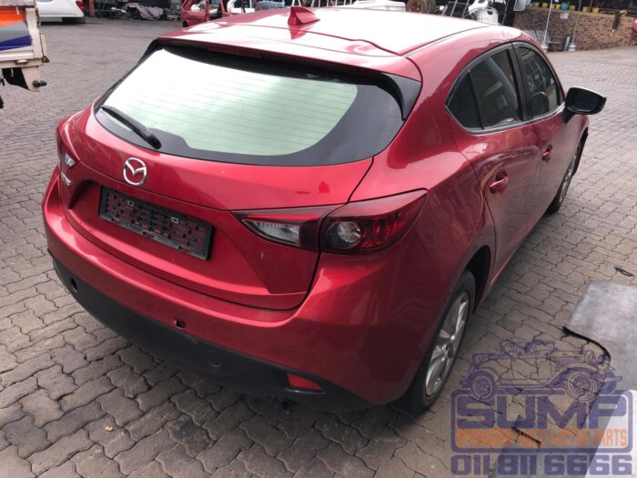 MAZDA , MAZDA 3 1 . 6 DYNAMIC 5 DR , RED , 2016 ( 30298 ) - Image 4