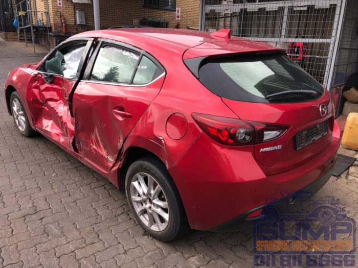 MAZDA , MAZDA 3 1 . 6 DYNAMIC 5 DR , RED , 2016 ( 30298 ) - Image 6