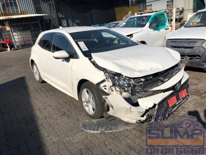 TOYOTA , COROLLA 1 . 2 T XS CVT ( 5 DR ) , WHITE , 2020 ( 30324 ) - Image 2
