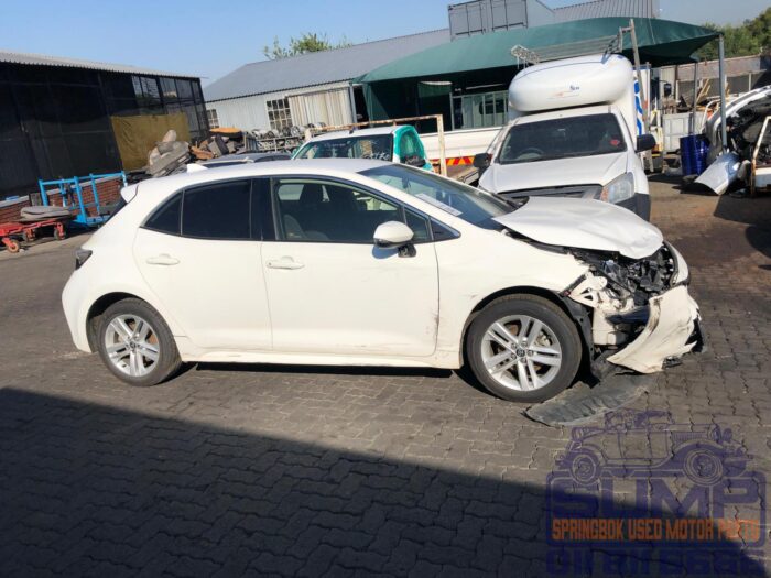 TOYOTA , COROLLA 1 . 2 T XS CVT ( 5 DR ) , WHITE , 2020 ( 30324 ) - Image 3