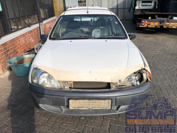 FORD , BANTAM 1 . 6 i P / U S / C , WHITE , 2004 ( 30368 )
