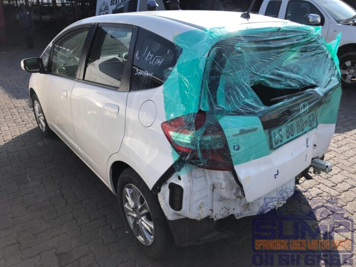 HONDA , JAZZ 1 . 3 COMFORT CVT , WHITE , 2012 ( 30377 ) - Image 6