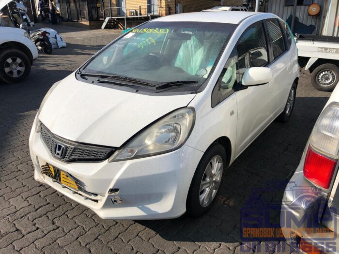 HONDA , JAZZ 1 . 3 COMFORT CVT , WHITE , 2012 ( 30377 ) - Image 8