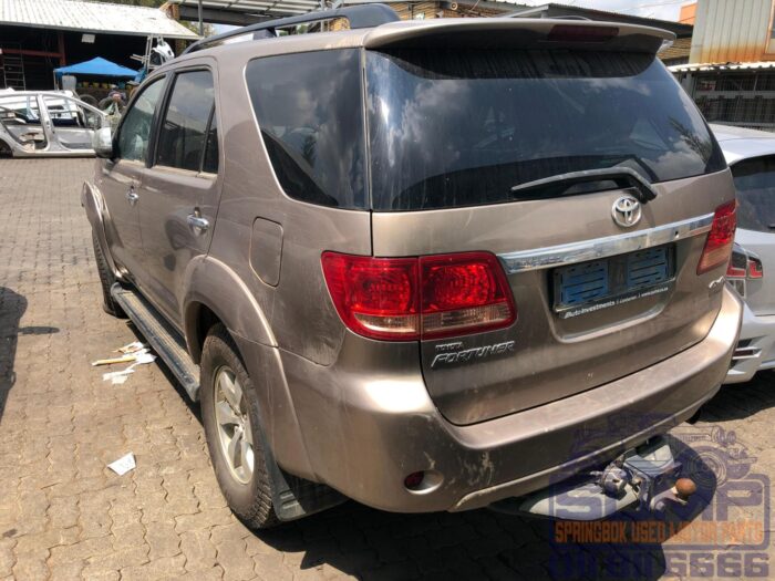 TOYOTA , FORTUNER 3 . 0 D - 4 D 4 X 4 , GOLD , 2007 ( 30383 ) - Image 6