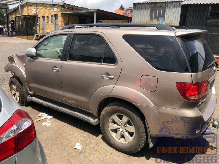 TOYOTA , FORTUNER 3 . 0 D - 4 D 4 X 4 , GOLD , 2007 ( 30383 ) - Image 7