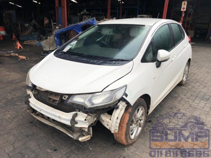 HONDA , JAZZ 1 . 5 ELEGANCE CVT , WHITE , 2015 ( 30398 ) - Image 8