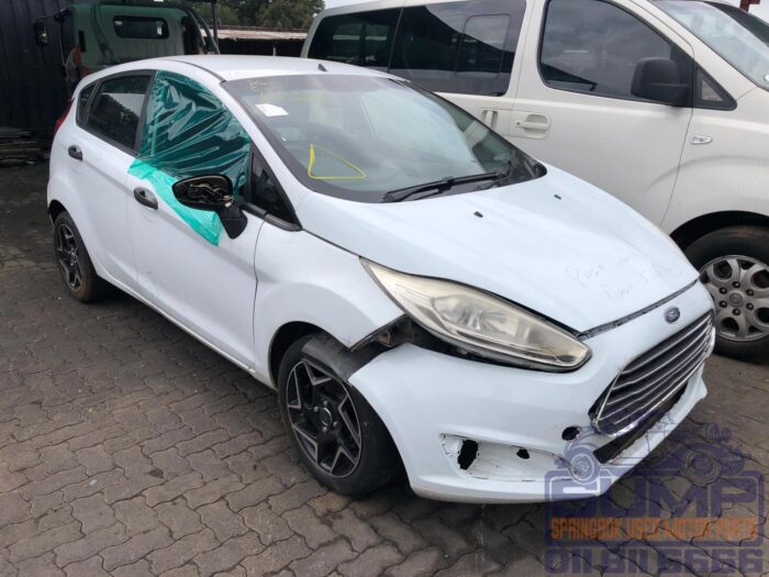 FORD FIESTA 1 . 4 AMBIENTE 5 Dr WHITE 2015 ( 30411 ) - Image 2