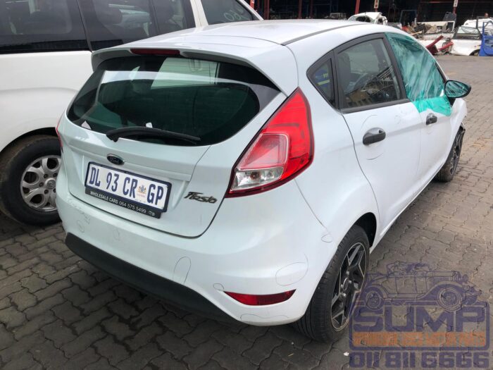FORD FIESTA 1 . 4 AMBIENTE 5 Dr WHITE 2015 ( 30411 ) - Image 4