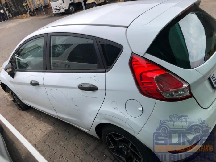 FORD FIESTA 1 . 4 AMBIENTE 5 Dr WHITE 2015 ( 30411 ) - Image 7