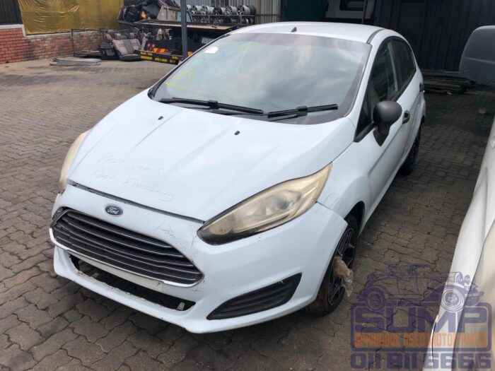 FORD FIESTA 1 . 4 AMBIENTE 5 Dr WHITE 2015 ( 30411 ) - Image 8
