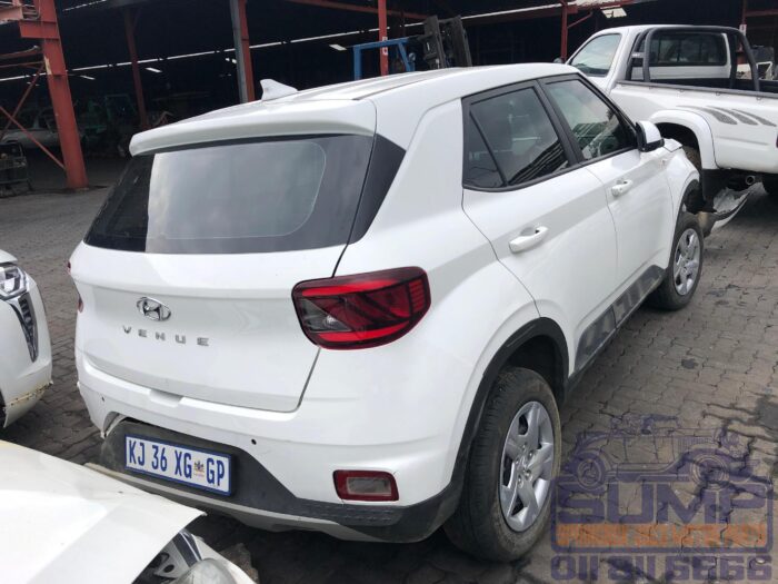 HYUNDAI , VENUE 1 . 2 MOTION , WHITE , 2022 ( 30407 ) - Image 4