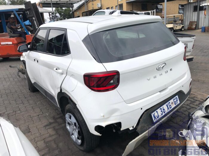 HYUNDAI , VENUE 1 . 2 MOTION , WHITE , 2022 ( 30407 ) - Image 6