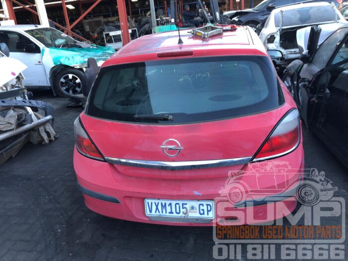 OPEL , ASTRA 1 . 6 ESSENTIA 5 Dr , RED , 2004 ( 30588 ) - Image 5