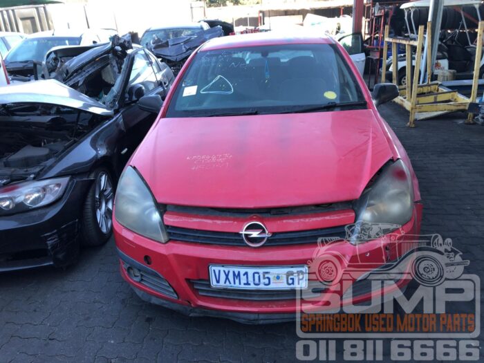 OPEL , ASTRA 1 . 6 ESSENTIA 5 Dr , RED , 2004 ( 30588 )