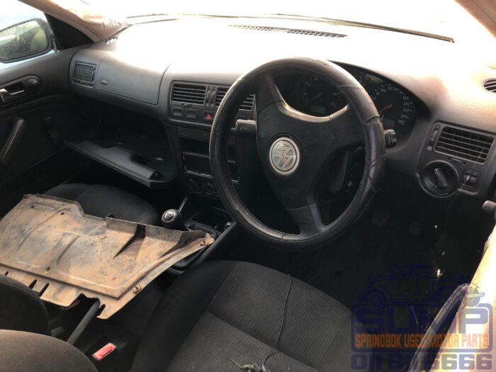 VOLKSWAGEN , JETTA IV 1 . 6 , BLUE , 2004 ( 30419 ) - Image 9