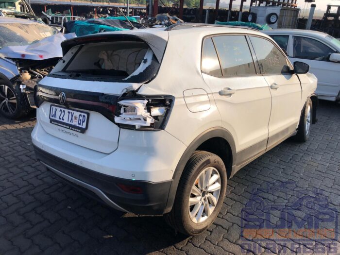 VOLKSWAGEN , T - CROSS 1 . 0 TSI COMFORTLINE DSG , WHITE , 2023 ( 30421 ) - Image 4