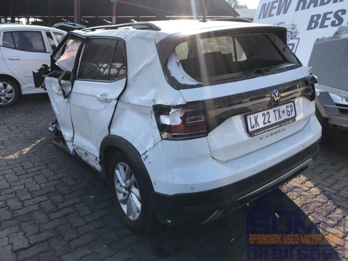 VOLKSWAGEN , T - CROSS 1 . 0 TSI COMFORTLINE DSG , WHITE , 2023 ( 30421 ) - Image 6