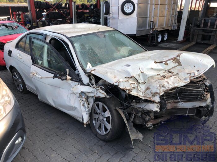 MERCEDES - BENZ , C 180 CGI A / T W 204 , WHITE , 2010 ( 30420 ) - Image 2
