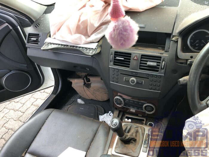 MERCEDES - BENZ , C 180 CGI A / T W 204 , WHITE , 2010 ( 30420 ) - Image 10
