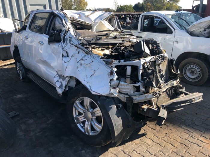 FORD , RANGER 2 . 0 D Bi - TURBO WILDTRACK A / T P / U D / C , WHITE , 2021 ( 29419 ) - Image 2