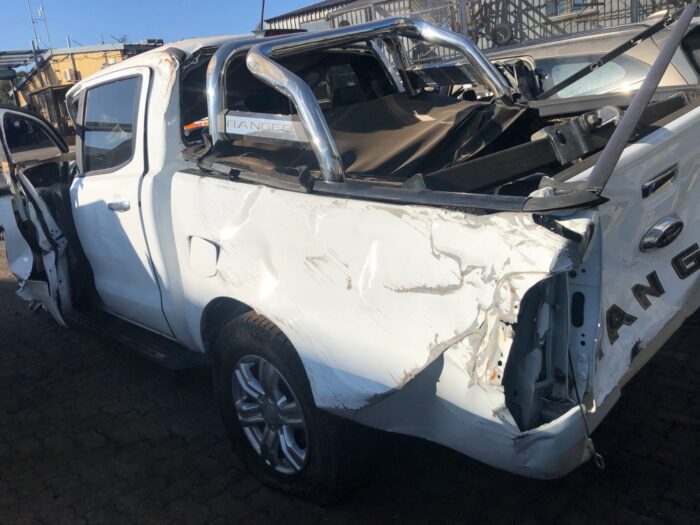FORD , RANGER 2 . 0 D Bi - TURBO WILDTRACK A / T P / U D / C , WHITE , 2021 ( 29419 ) - Image 6