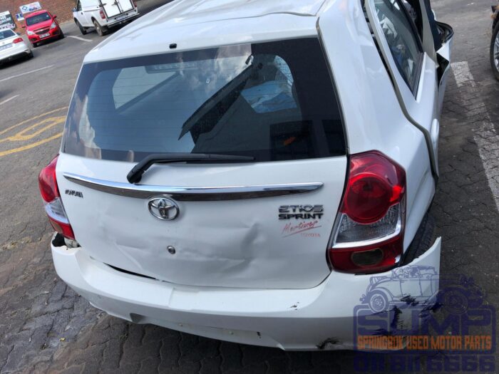 TOYOTA , ETIOS 1 . 5 Xs / SPRINT 5 Dr , WHITE , 2019 ( 30425 ) - Image 5