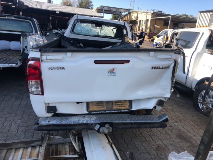TOYOTA , HILUX 2 . 4 GD - 6 A / C P / U S / C , WHITE , 2020 ( 29416 ) - Image 5