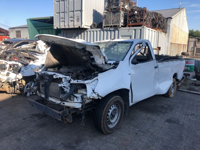 TOYOTA , HILUX 2 . 4 GD - 6 A / C P / U S / C , WHITE , 2020 ( 29416 ) - Image 8