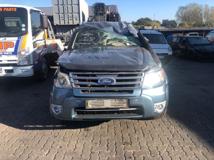 FORD , EVEREST 3 . 0 TD Ci XLT , GREEN , 2012 ( 29429 )