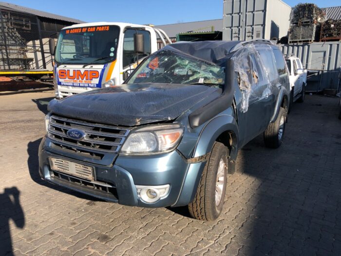 FORD , EVEREST 3 . 0 TD Ci XLT , GREEN , 2012 ( 29429 ) - Image 8