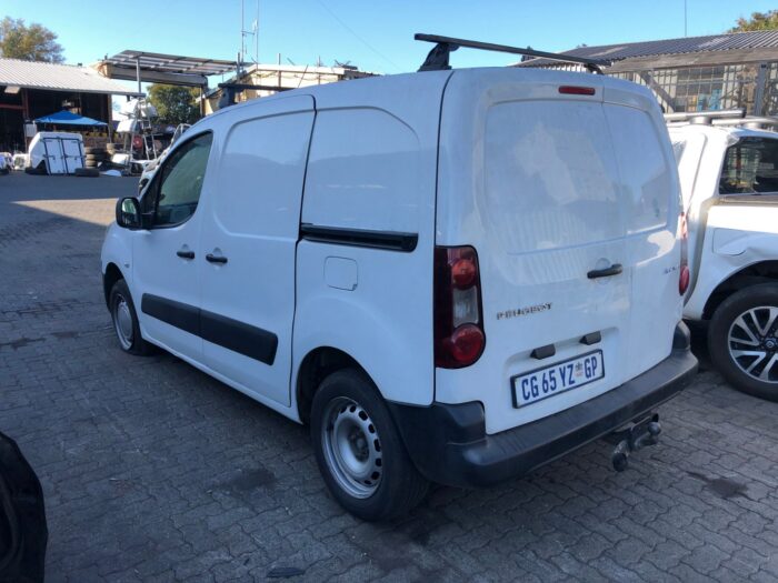 PEUGEOT , PARTNER 1 . 6 H Di F / C P / V , WHITE , 2013 ( 29435 ) - Image 6