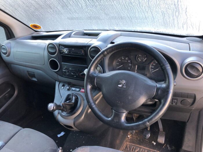 PEUGEOT , PARTNER 1 . 6 H Di F / C P / V , WHITE , 2013 ( 29435 ) - Image 10