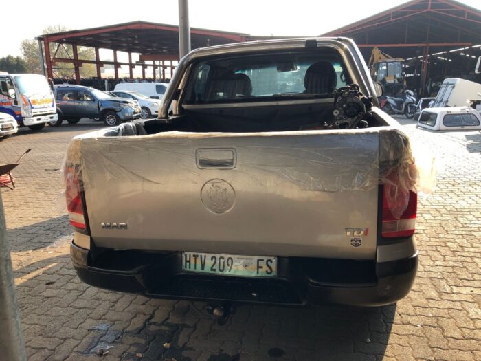 VOLKSWAGEN , AMAROK 2 . 0 TDI TRENDLINE 90 KW D / C P / U , BROWN , 2012 ( 29439 ) - Image 5