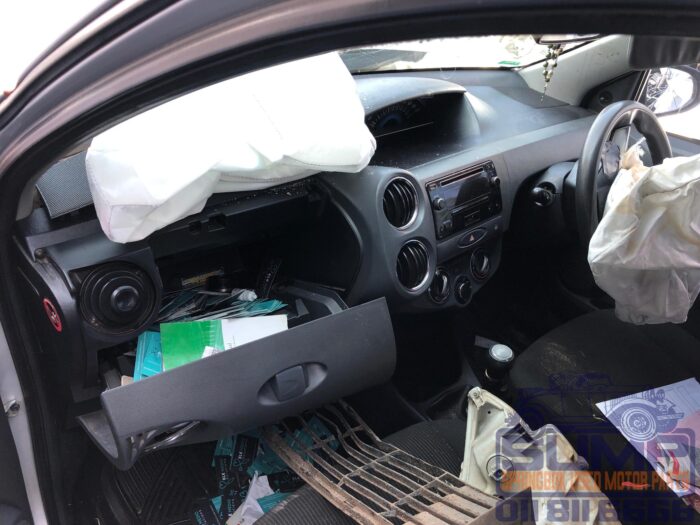 TOYOTA , ETIOS 1 . 5 Xs / SPRINT 5 Dr , SILVER , 2017 ( 30442 ) - Image 9