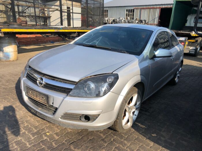 OPEL , ASTRA 1 . 8 GTC SPORT 3 Dr , SILVER , 2007 ( 29437 ) - Image 8