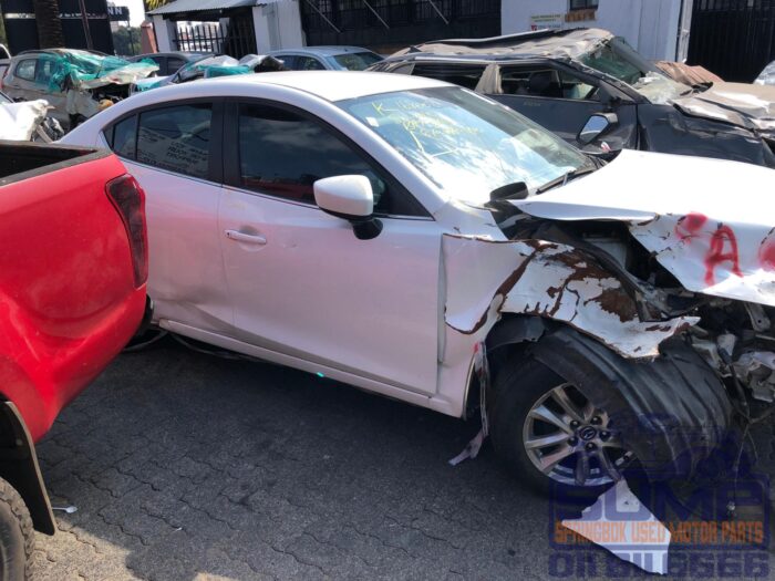 MAZDA , MAZDA 3 1 . 6 DAYNAMIC A / T , WHITE , 2015 ( 30435 ) - Image 3
