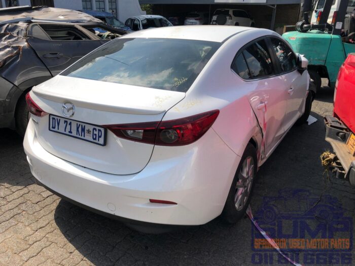 MAZDA , MAZDA 3 1 . 6 DAYNAMIC A / T , WHITE , 2015 ( 30435 ) - Image 4