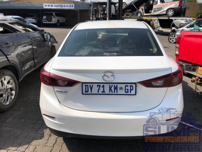 MAZDA , MAZDA 3 1 . 6 DAYNAMIC A / T , WHITE , 2015 ( 30435 ) - Image 5
