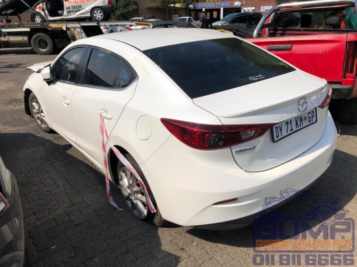 MAZDA , MAZDA 3 1 . 6 DAYNAMIC A / T , WHITE , 2015 ( 30435 ) - Image 6