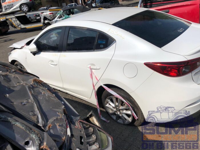 MAZDA , MAZDA 3 1 . 6 DAYNAMIC A / T , WHITE , 2015 ( 30435 ) - Image 7