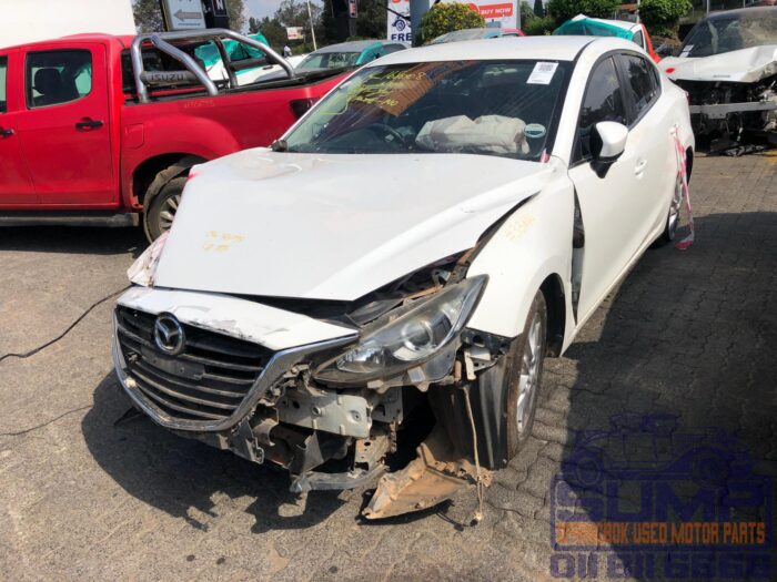 MAZDA , MAZDA 3 1 . 6 DAYNAMIC A / T , WHITE , 2015 ( 30435 ) - Image 8