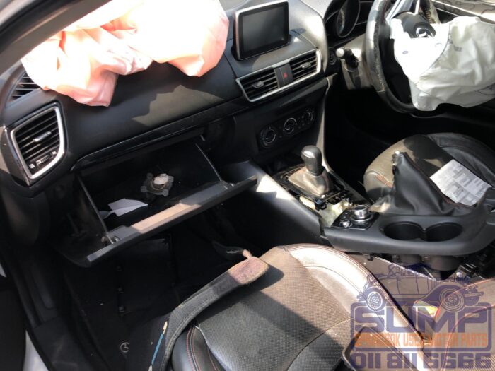 MAZDA , MAZDA 3 1 . 6 DAYNAMIC A / T , WHITE , 2015 ( 30435 ) - Image 9