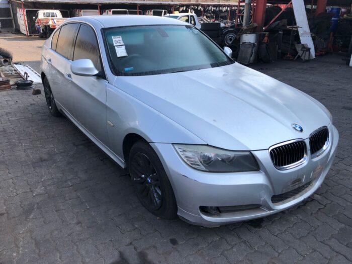 BMW , 323 i A / T ( E 90 ) , SILVER , 2012 ( 29434 ) - Image 2