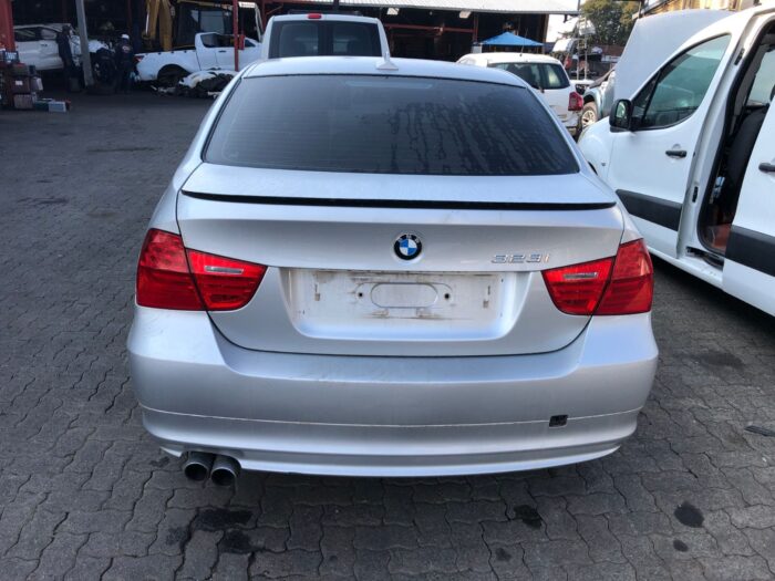 BMW , 323 i A / T ( E 90 ) , SILVER , 2012 ( 29434 ) - Image 5
