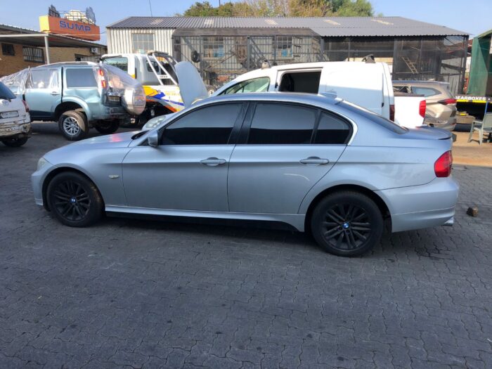 BMW , 323 i A / T ( E 90 ) , SILVER , 2012 ( 29434 ) - Image 7