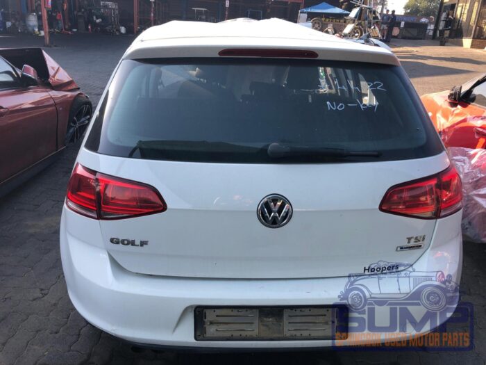 VOLKSWAGEN , GOLF VII 1 . 4 TSI COMFORTLINE , WHITE , 2015 ( 29927 ) - Image 5