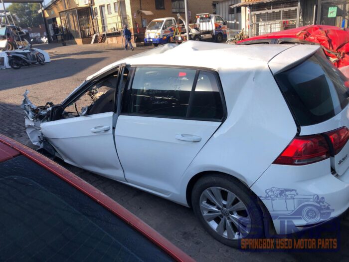 VOLKSWAGEN , GOLF VII 1 . 4 TSI COMFORTLINE , WHITE , 2015 ( 29927 ) - Image 7