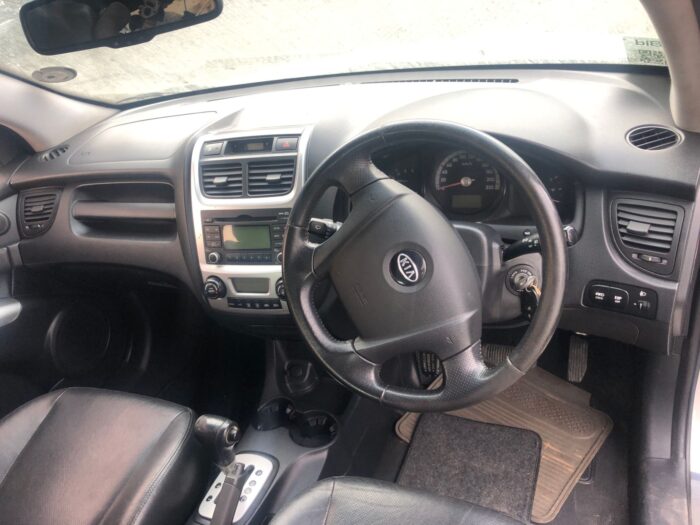 KIA , SPORTAGE 2 . 0 CR Di A / T 4 X 4 , SILVER , 2009 ( 29431 ) - Image 10