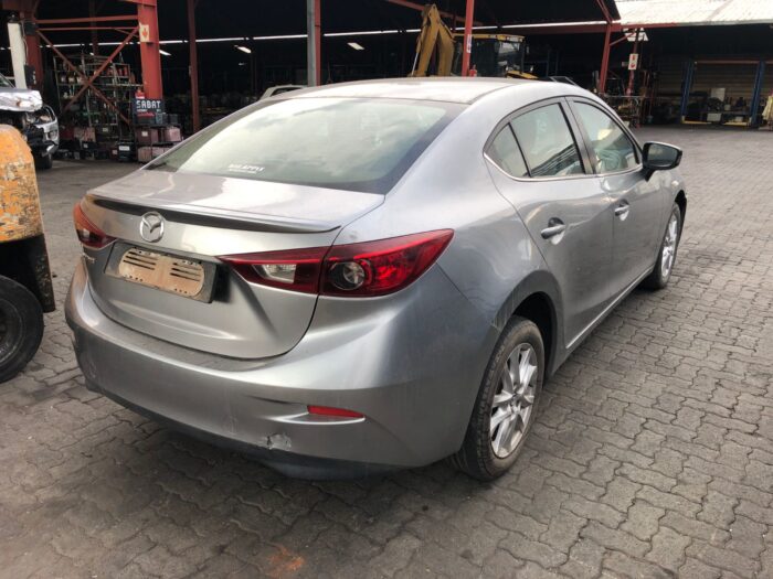 MAZDA , MAZDA 3 2 . 0 INDIVIDUAL 5 DR , SILVER , 2015 ( 29433 ) - Image 4